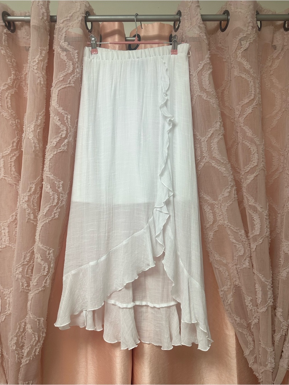 Iz Byer White Ruffle Asymmetrical Skirt